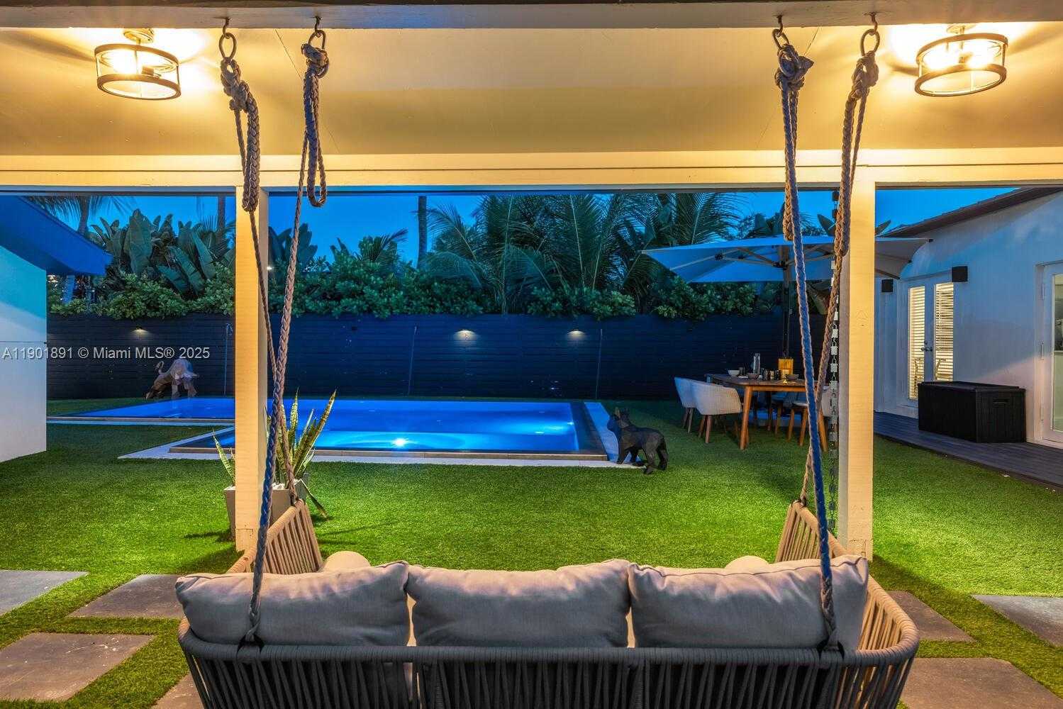 Small Image of 901 NORTH WEST 7TH ST RD, Miami Number 34