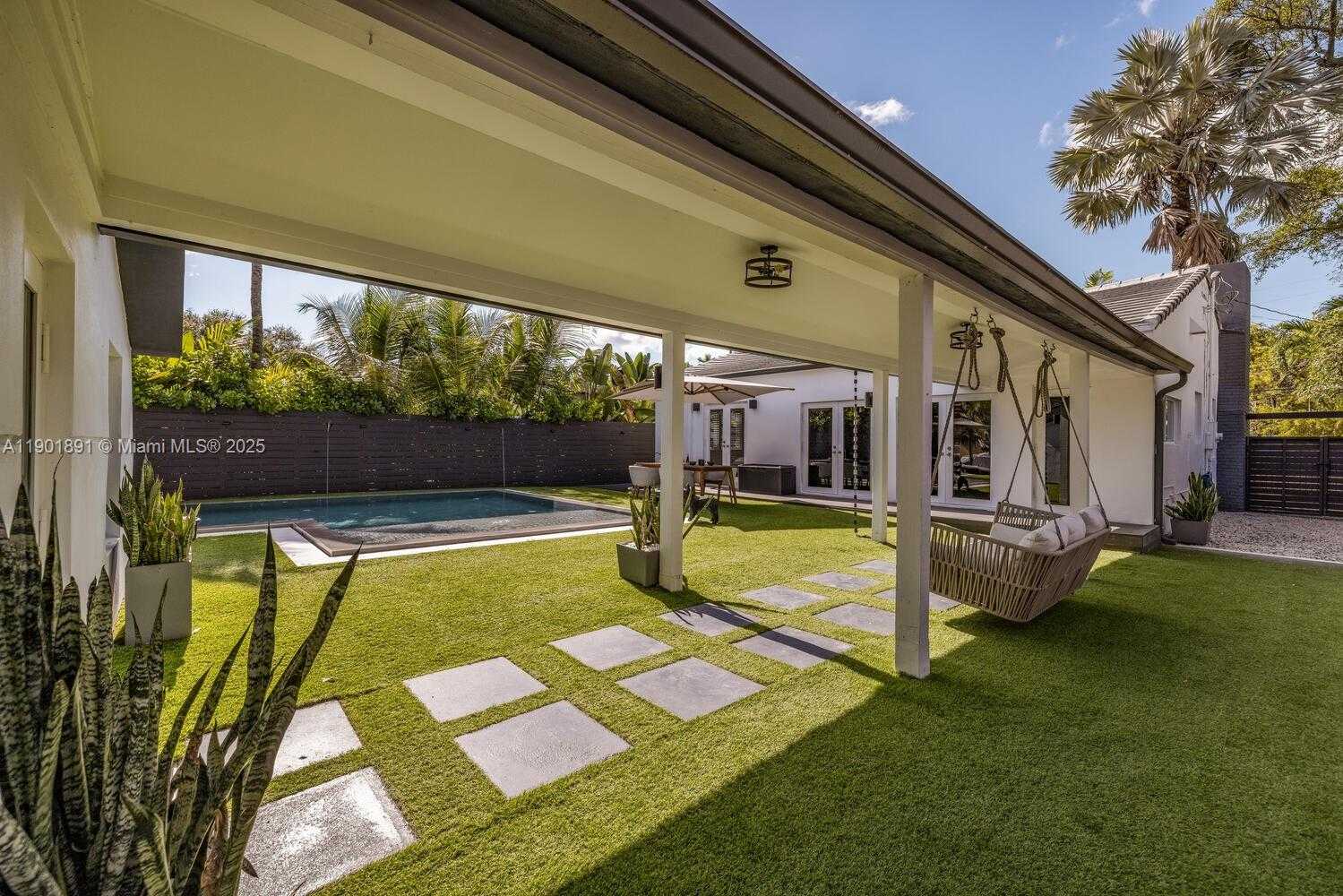 Small Image of 901 NORTH WEST 7TH ST RD, Miami Number 35