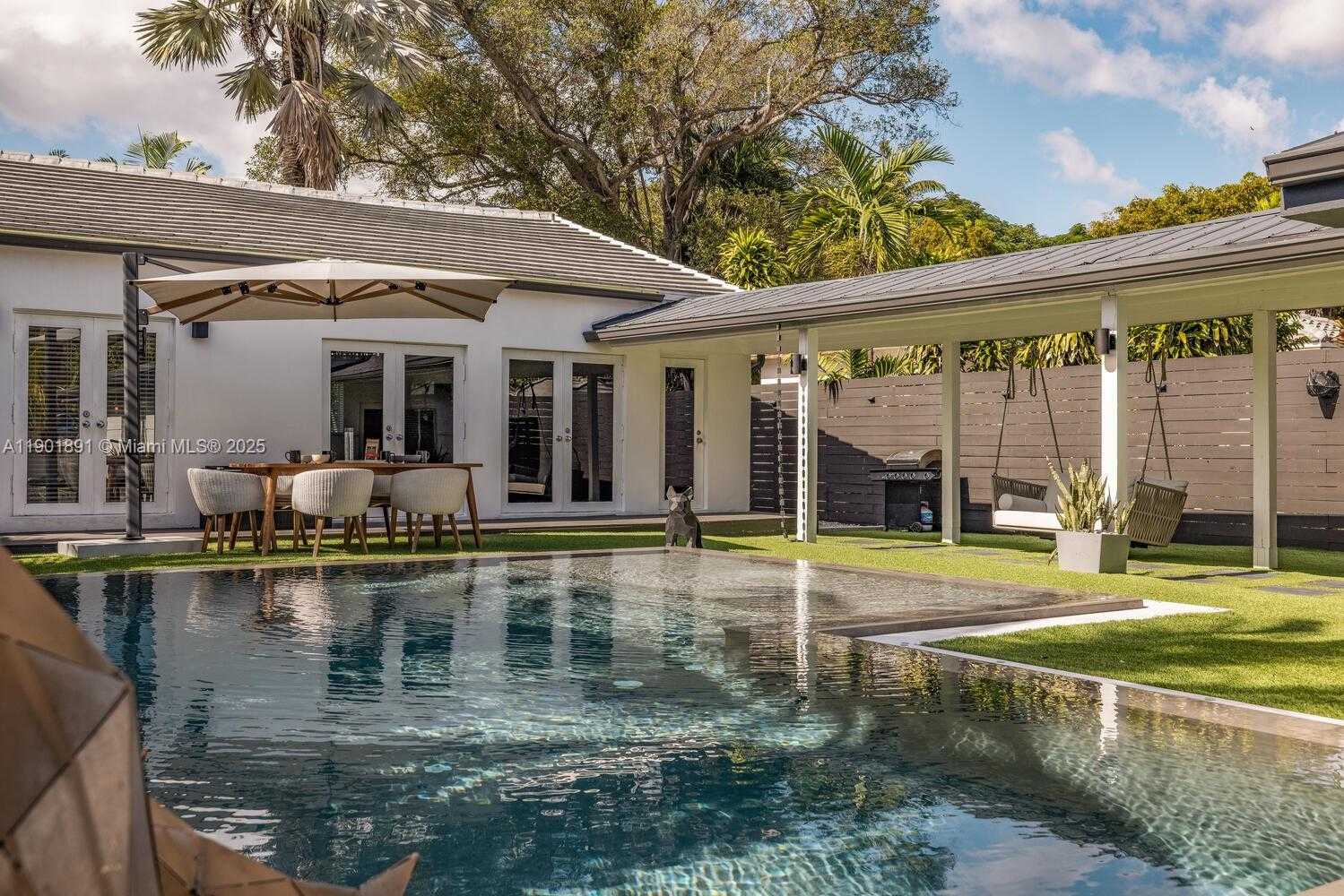 Small Image of 901 NORTH WEST 7TH ST RD, Miami Number 40