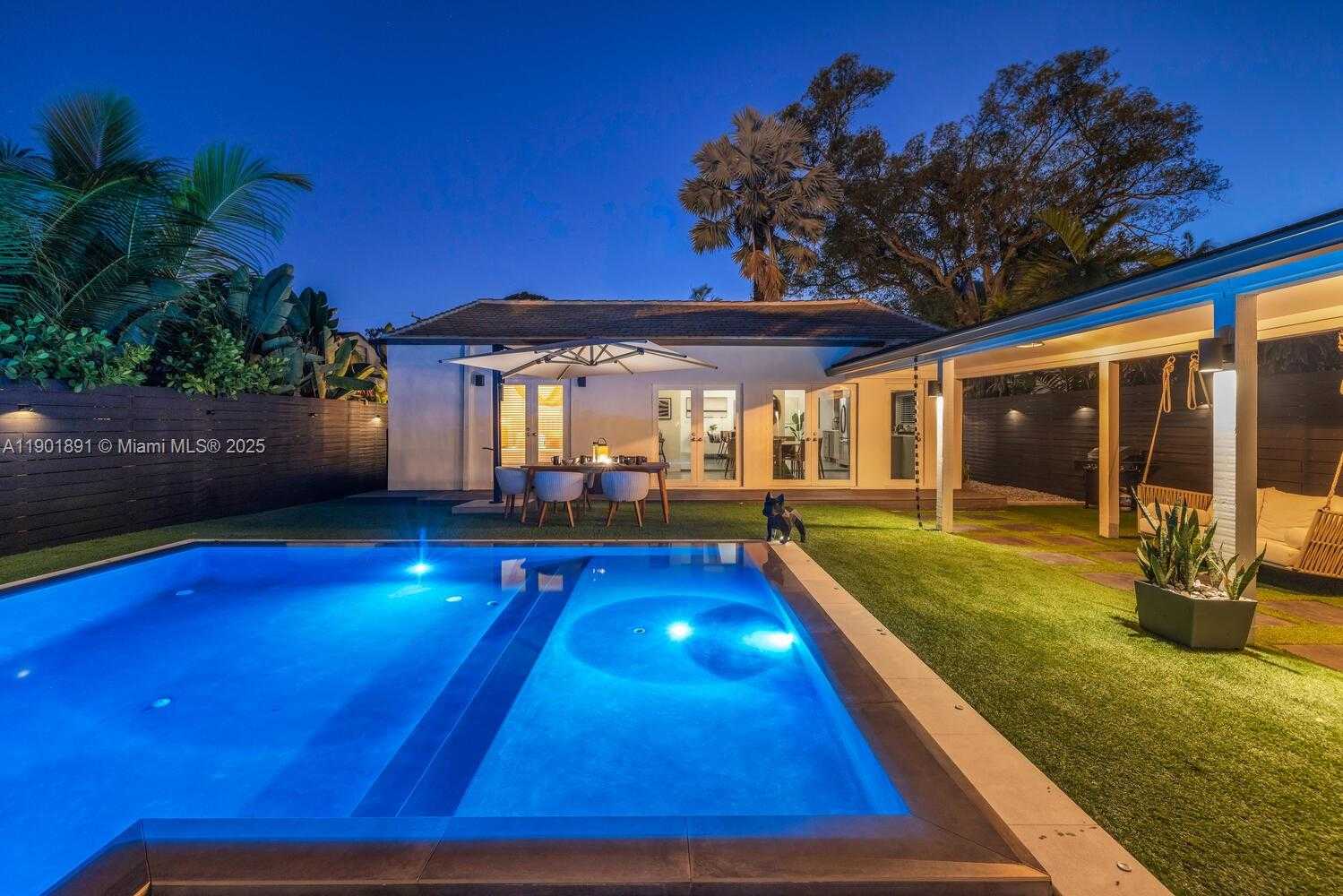 Small Image of 901 NORTH WEST 7TH ST RD, Miami Number 43