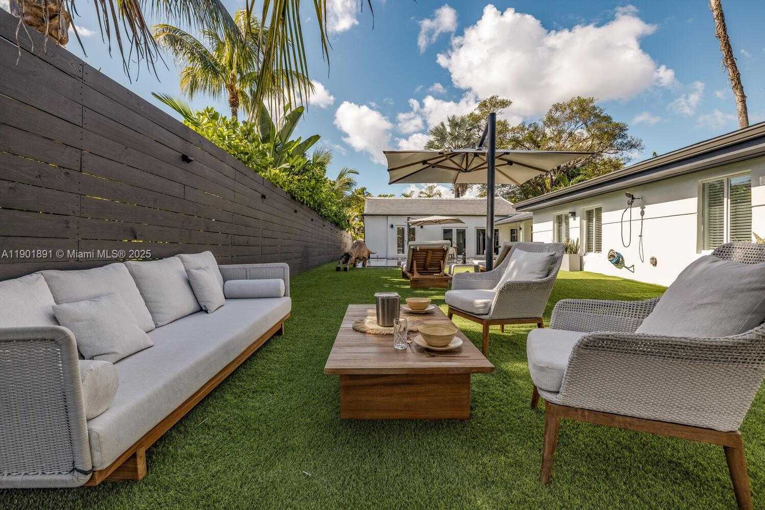 Small Image of 901 NORTH WEST 7TH ST RD, Miami Number 45