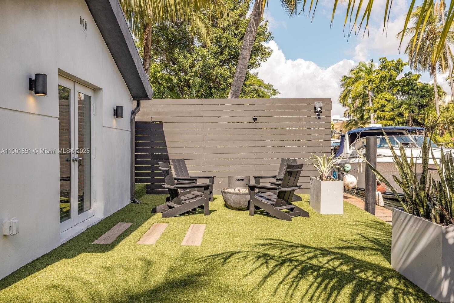 Small Image of 901 NORTH WEST 7TH ST RD, Miami Number 48