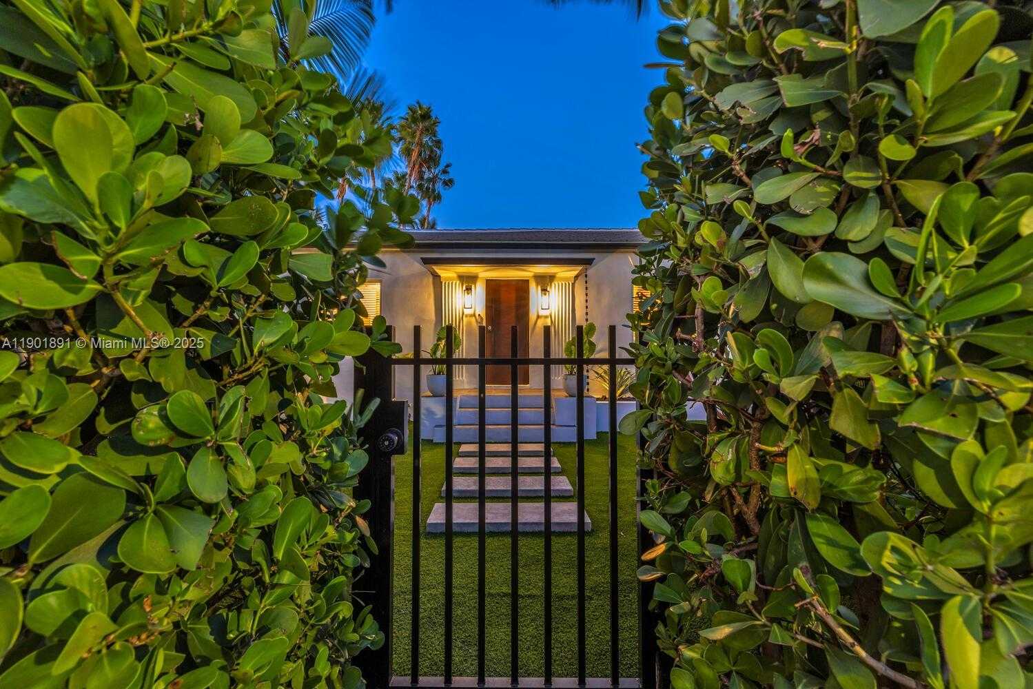 Small Image of 901 NORTH WEST 7TH ST RD, Miami Number 5