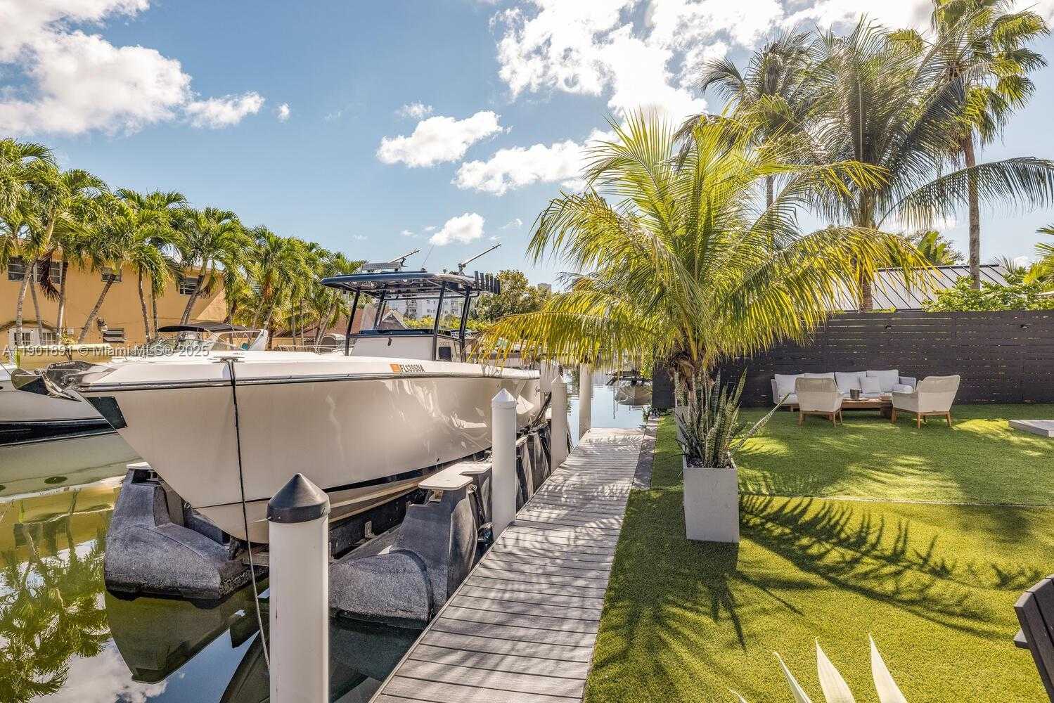 Small Image of 901 NORTH WEST 7TH ST RD, Miami Number 51