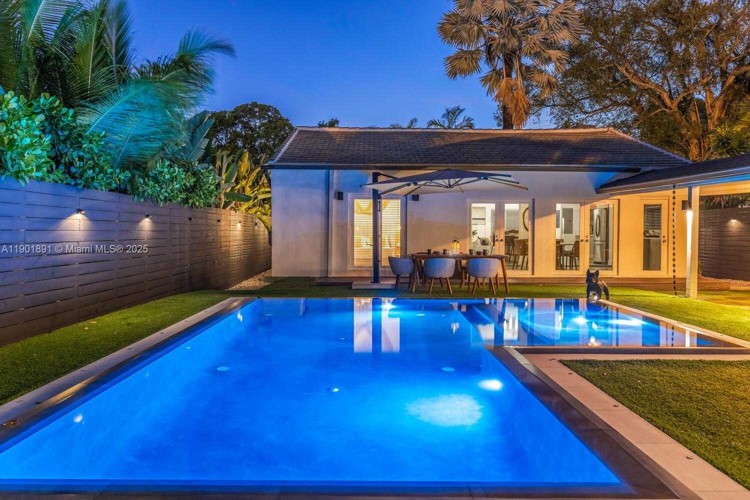 Small Image of 901 NORTH WEST 7TH ST RD, Miami Number 53