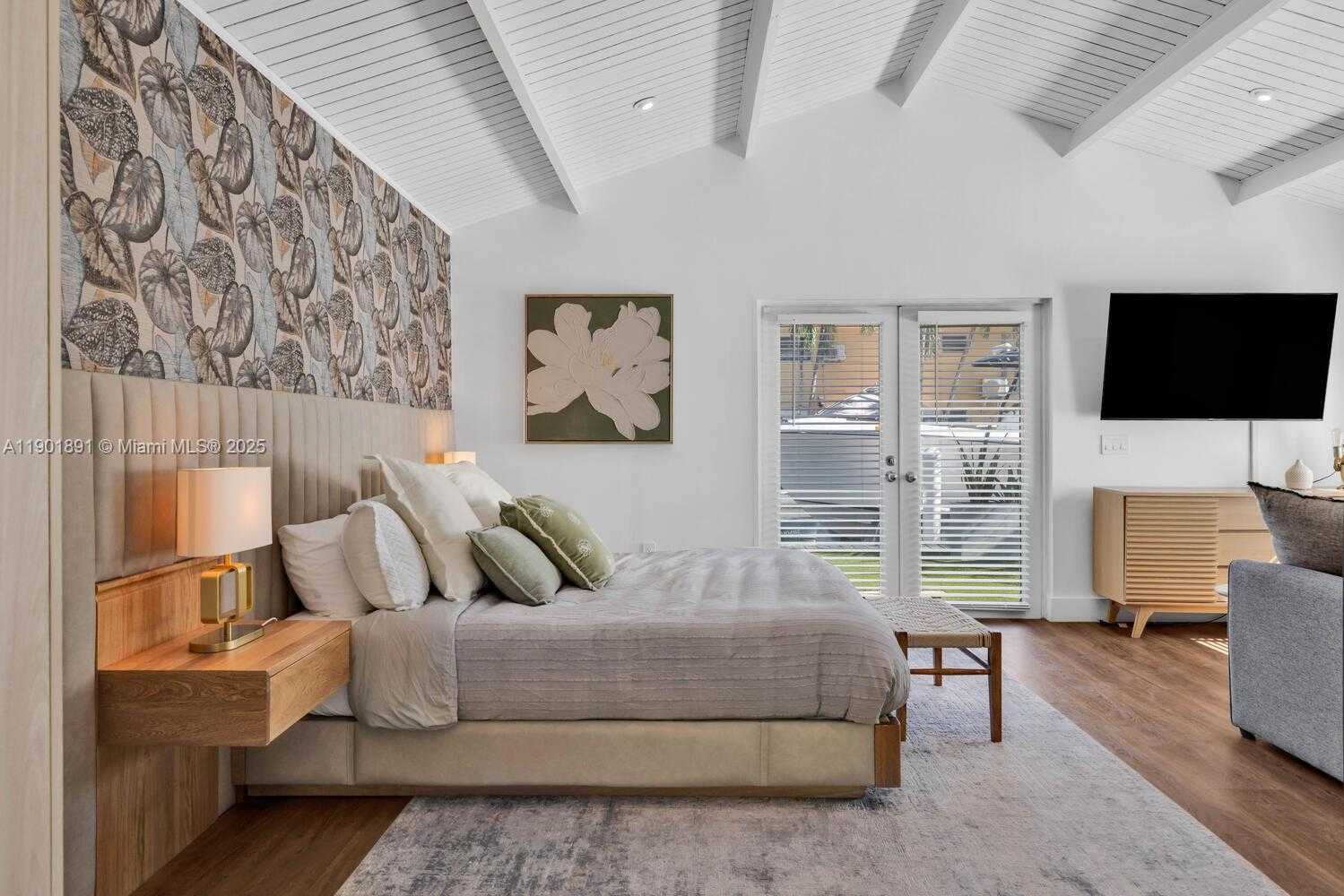 Small Image of 901 NORTH WEST 7TH ST RD, Miami Number 60