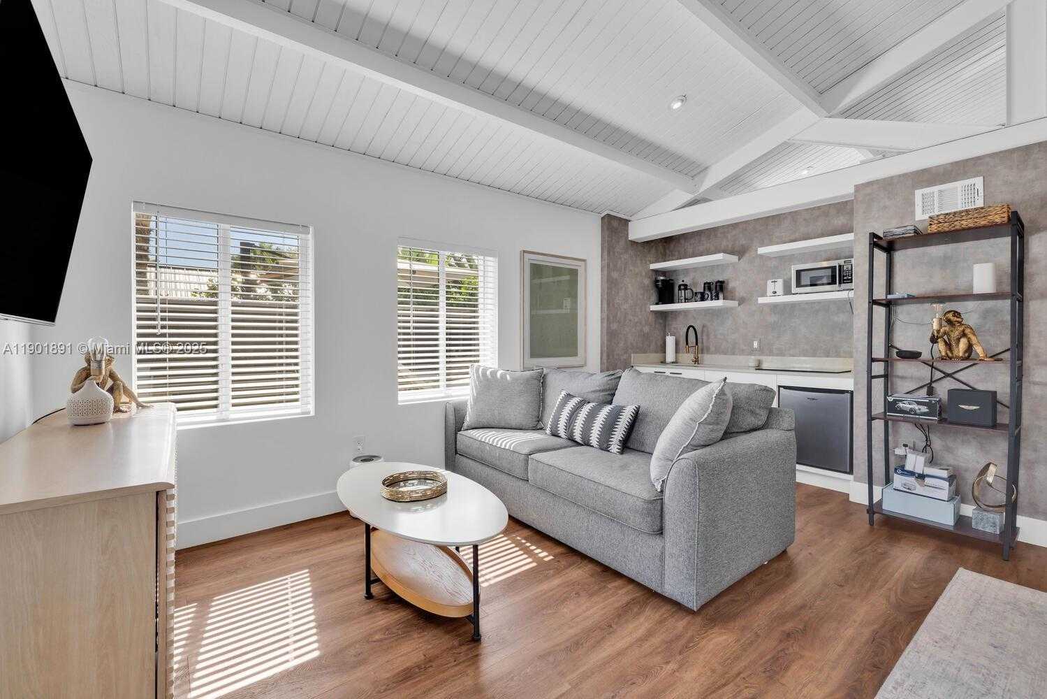 Small Image of 901 NORTH WEST 7TH ST RD, Miami Number 66