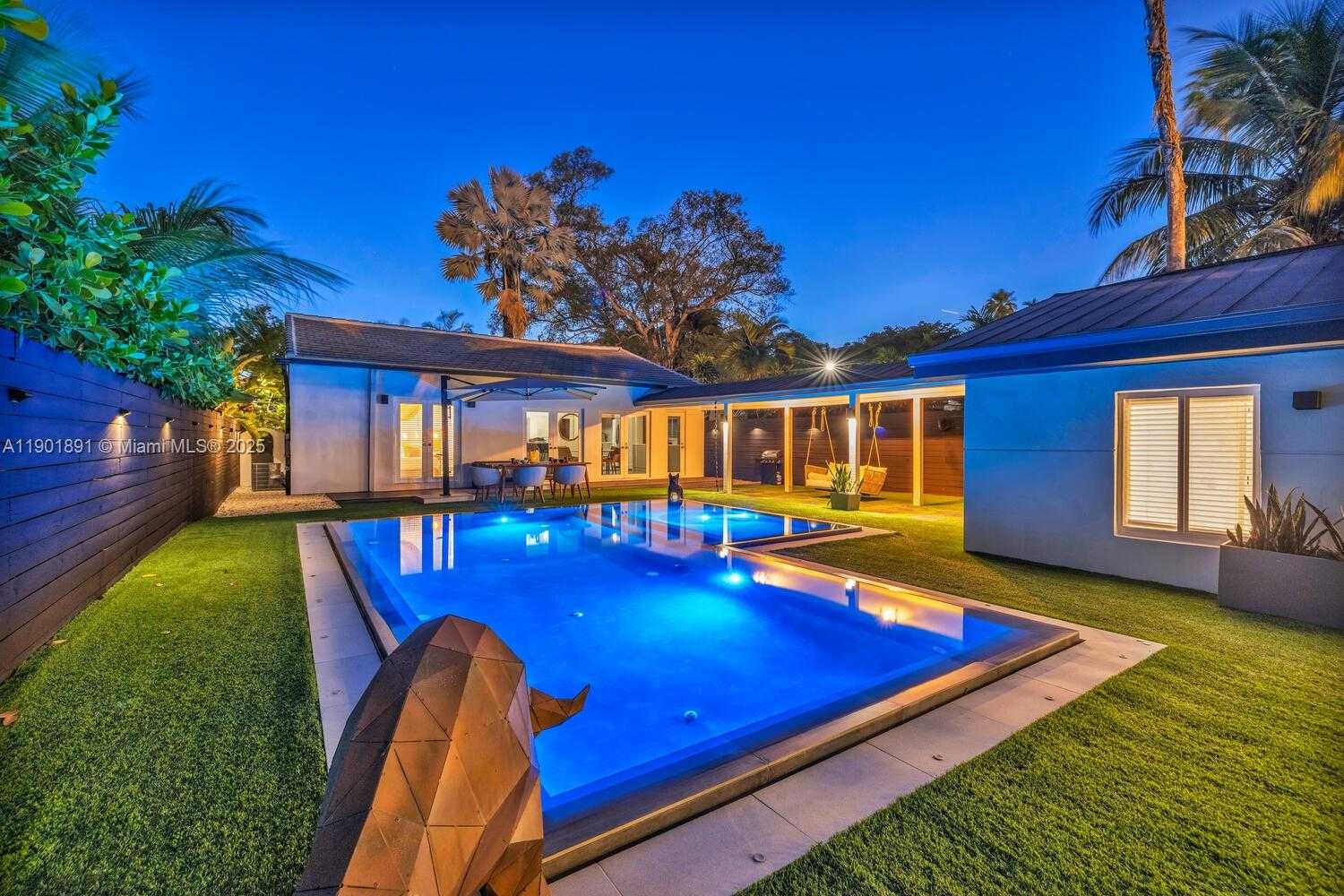 Small Image of 901 NORTH WEST 7TH ST RD, Miami Number 68