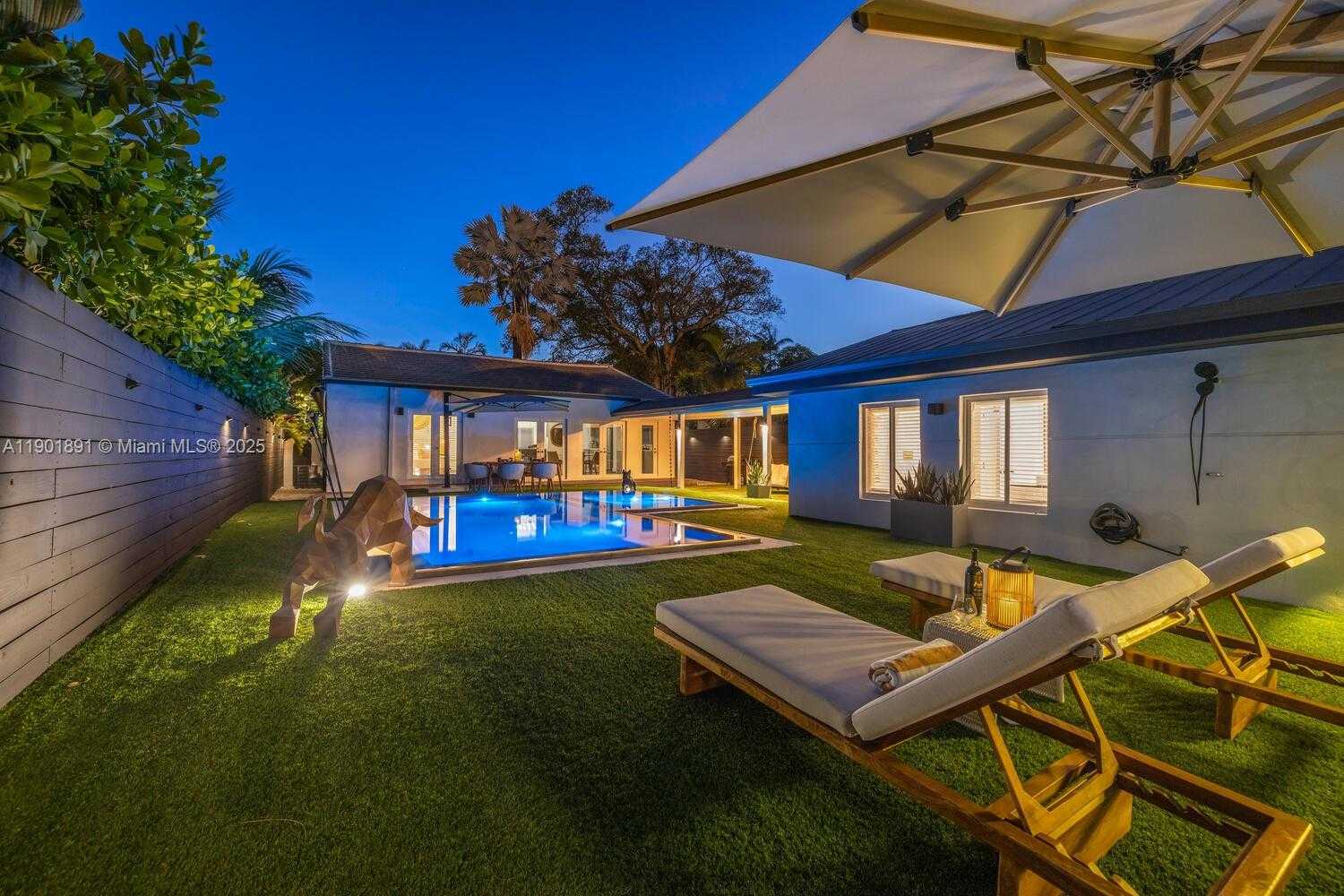 Small Image of 901 NORTH WEST 7TH ST RD, Miami Number 73