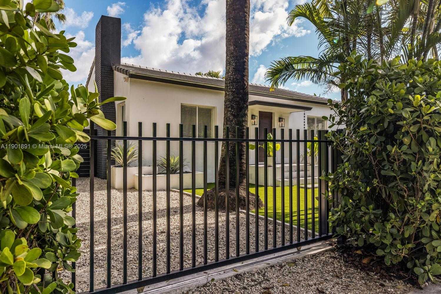 Small Image of 901 NORTH WEST 7TH ST RD, Miami Number 75