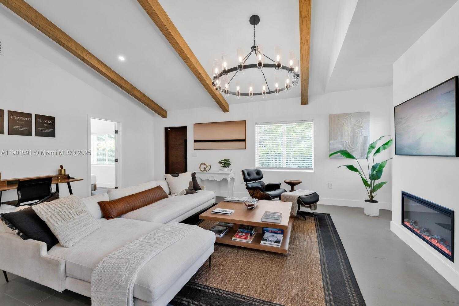 Small Image of 901 NORTH WEST 7TH ST RD, Miami Number 8