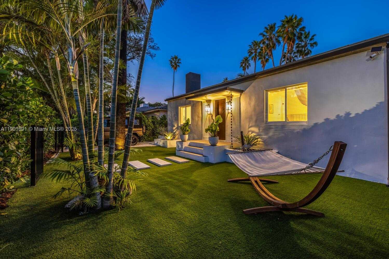 Small Image of 901 NORTH WEST 7TH ST RD, Miami Number 84