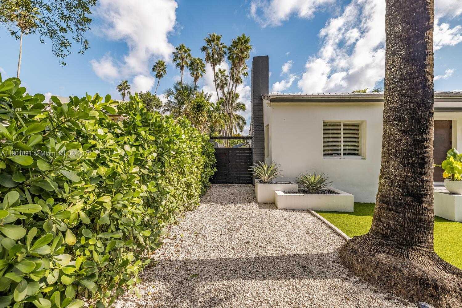 Small Image of 901 NORTH WEST 7TH ST RD, Miami Number 85