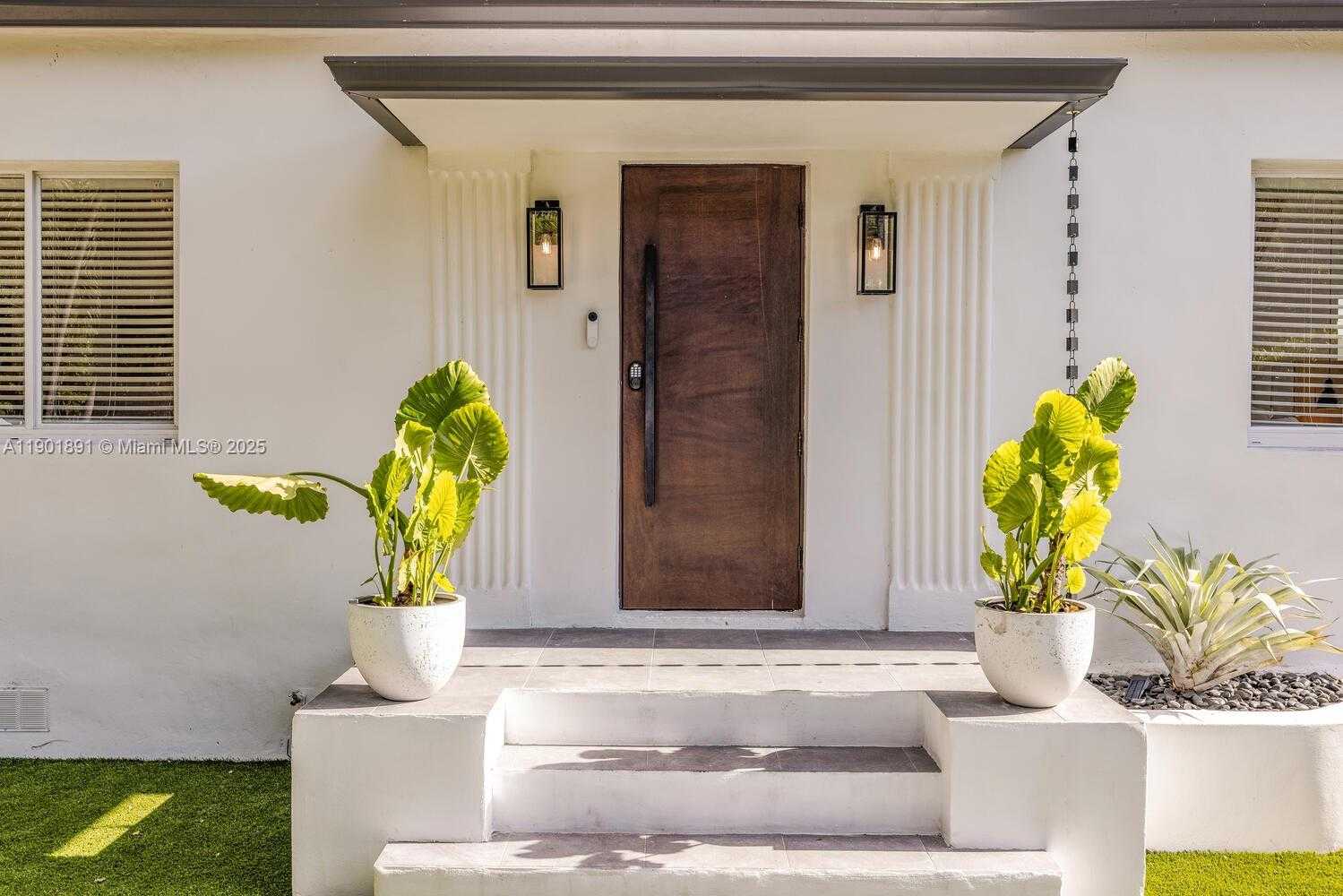 Small Image of 901 NORTH WEST 7TH ST RD, Miami Number 87