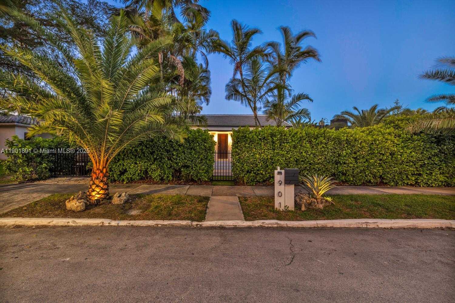 Small Image of 901 NORTH WEST 7TH ST RD, Miami Number 90