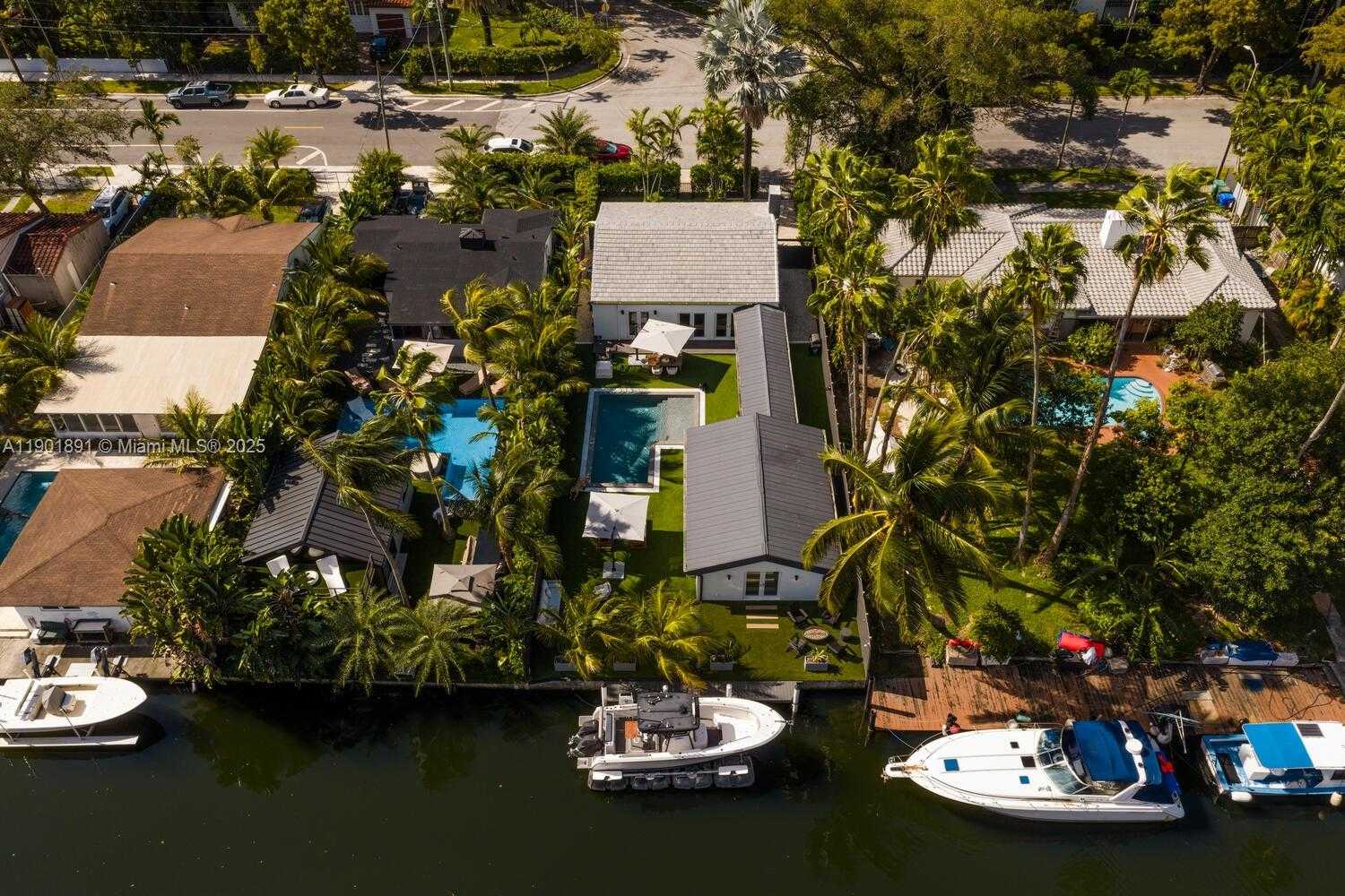 Small Image of 901 NORTH WEST 7TH ST RD, Miami Number 93