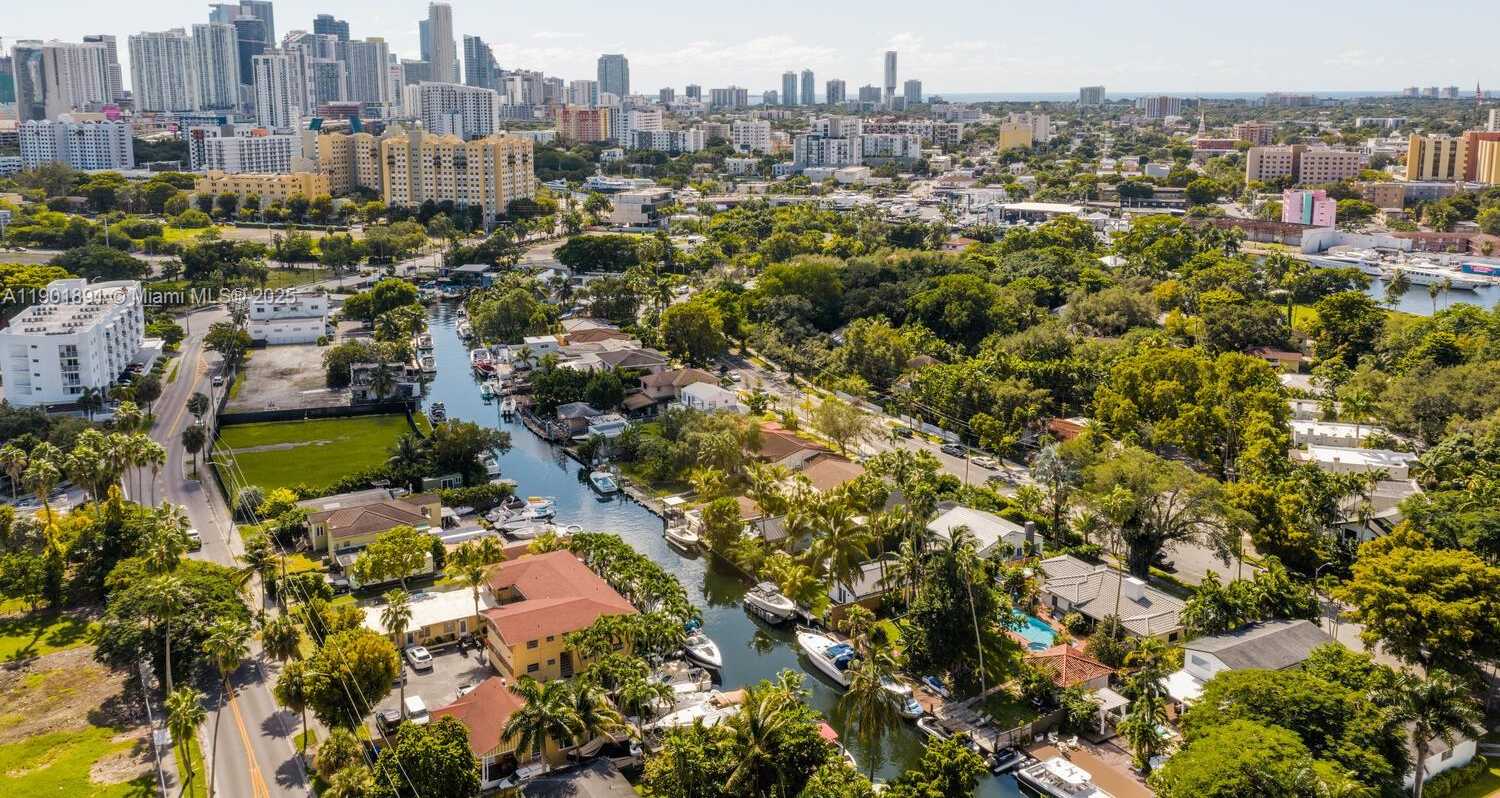 Small Image of 901 NORTH WEST 7TH ST RD, Miami Number 94