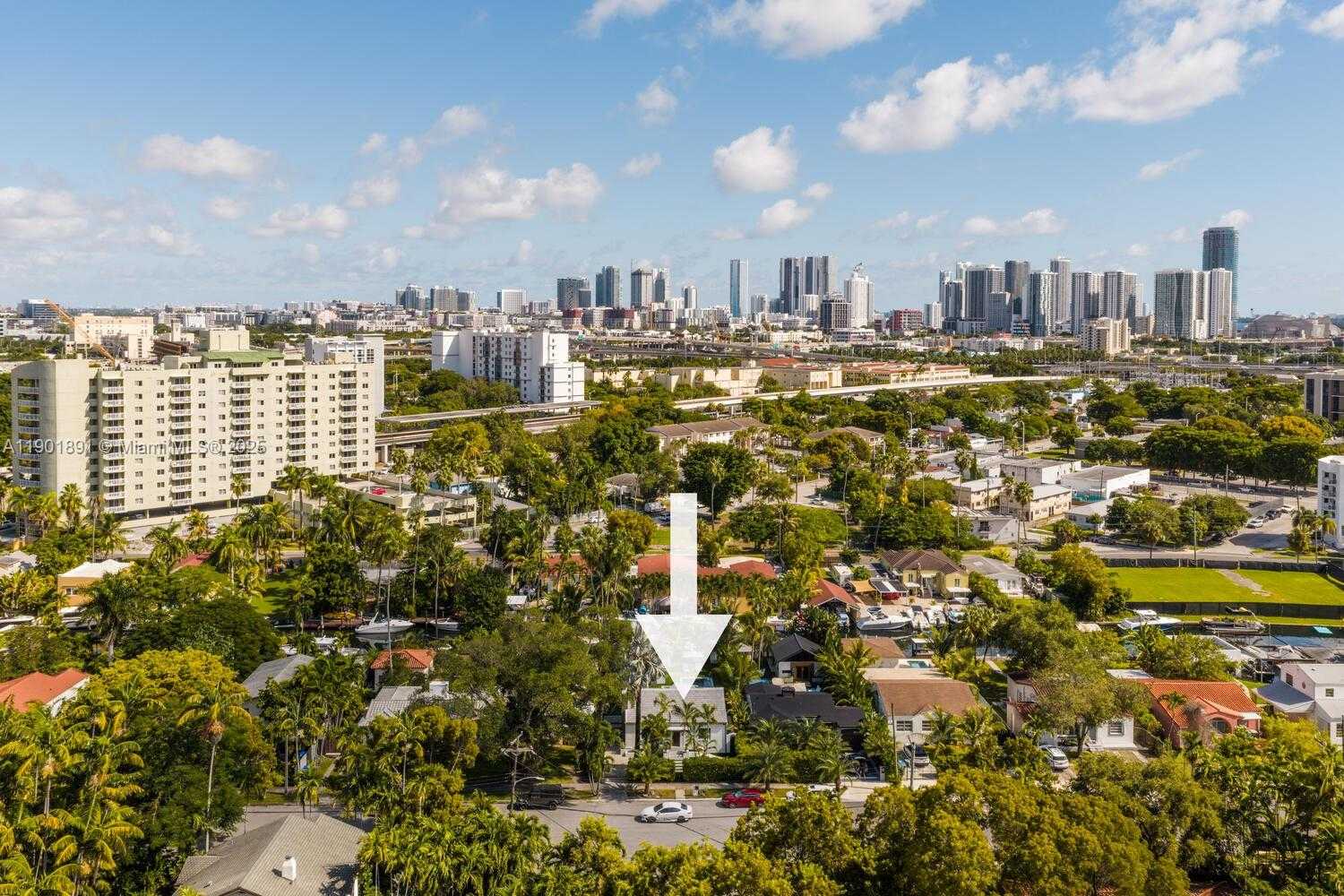 Small Image of 901 NORTH WEST 7TH ST RD, Miami Number 98