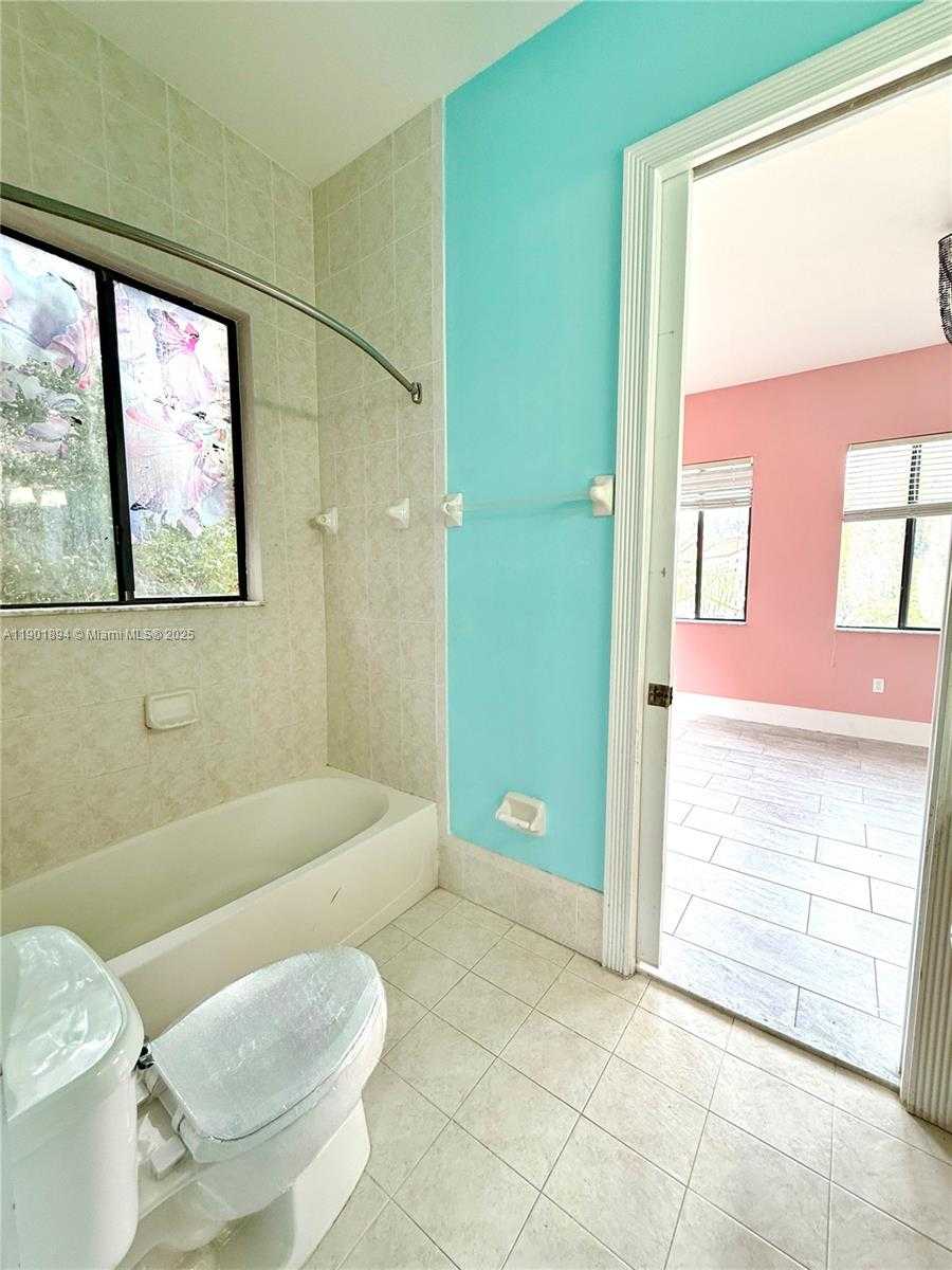 Small Image of 7996 SOUTH WEST 195TH ST, Cutler Bay Number 32