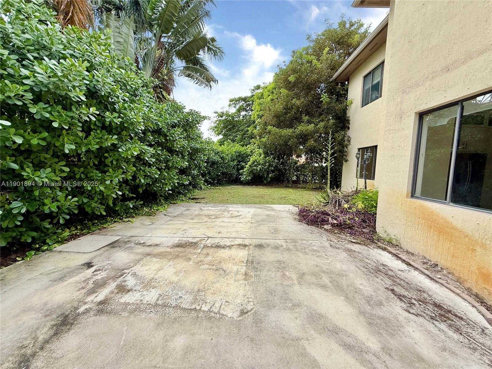 Small Image of 7996 SOUTH WEST 195TH ST, Cutler Bay Number 54