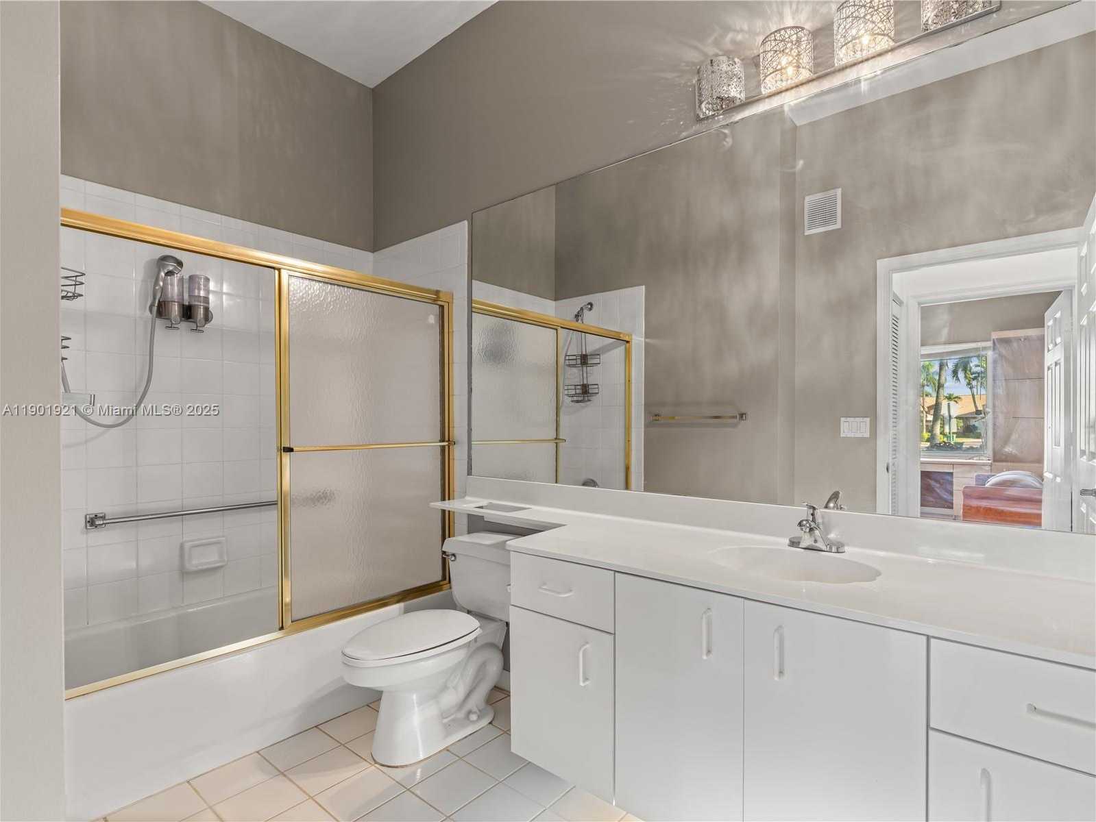 Small Image of 10168 LOMBARDY DR, Tamarac Number 12