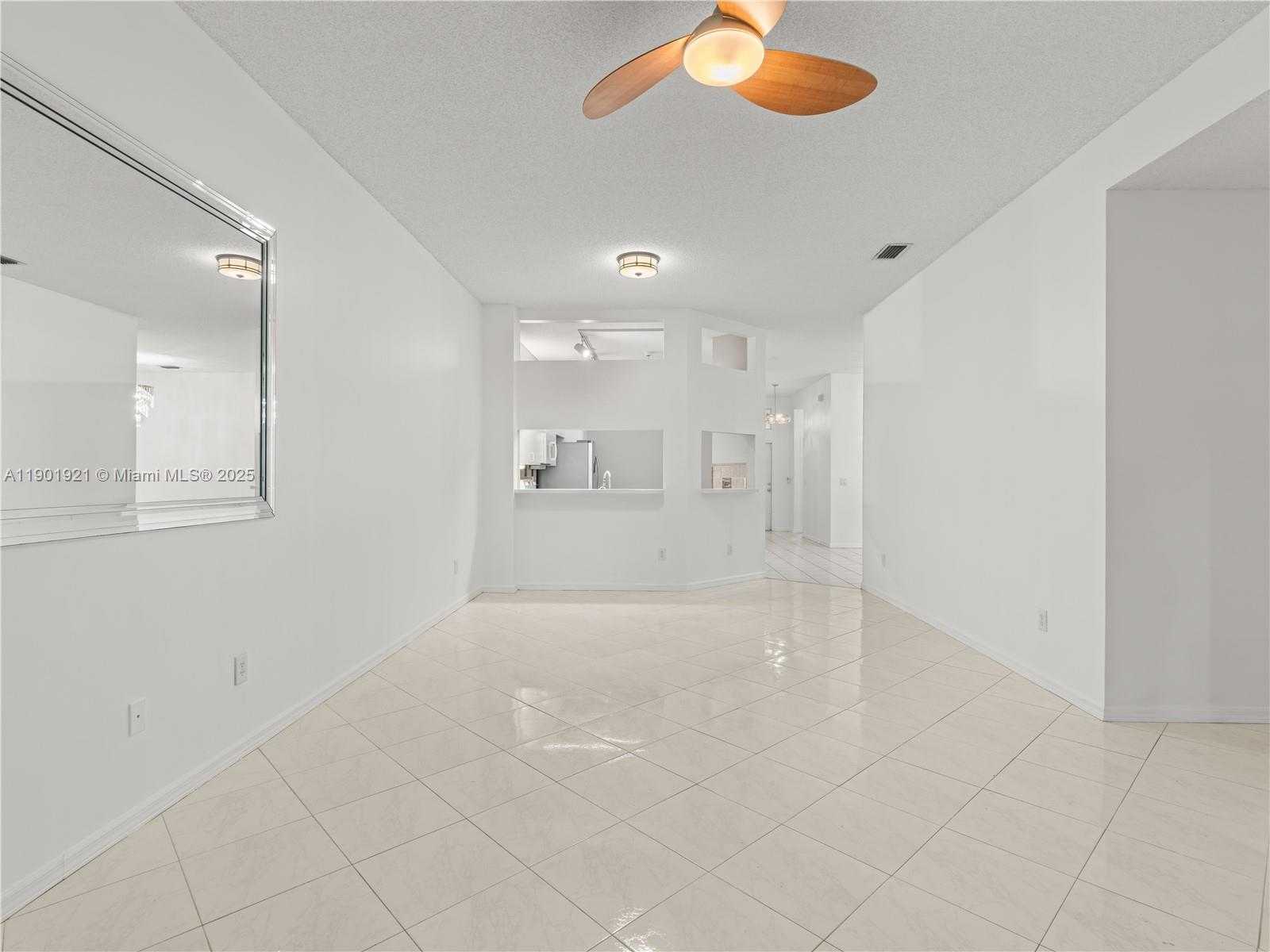 Small Image of 10168 LOMBARDY DR, Tamarac Number 16