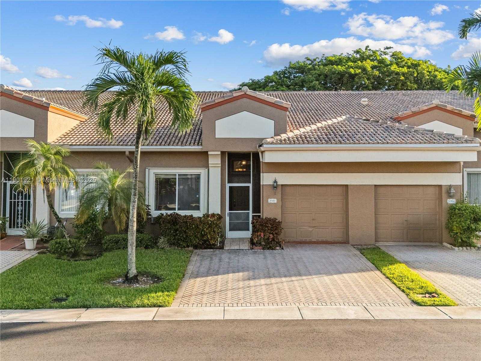 Small Image of 10168 LOMBARDY DR, Tamarac Number 24