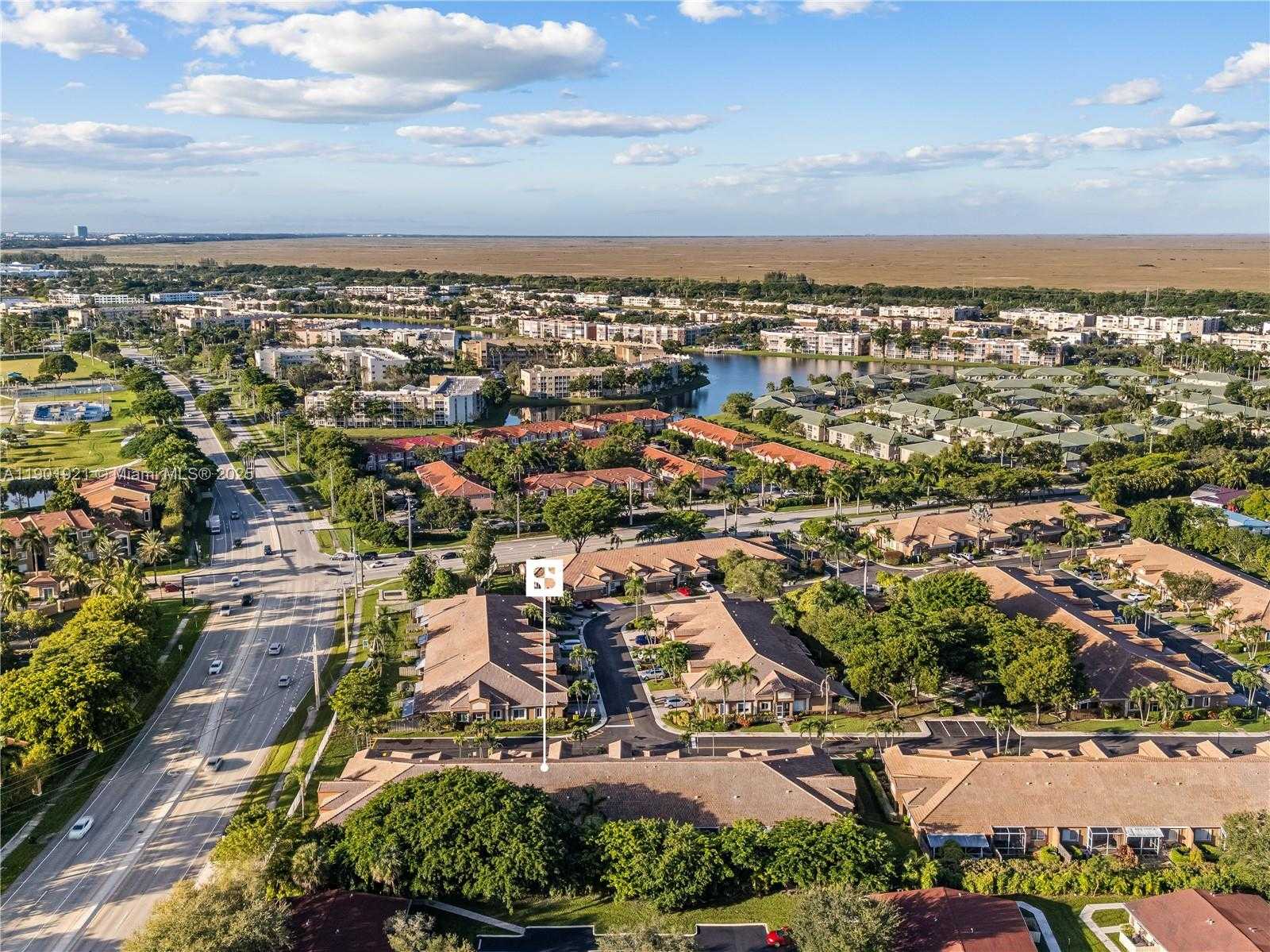 Small Image of 10168 LOMBARDY DR, Tamarac Number 25