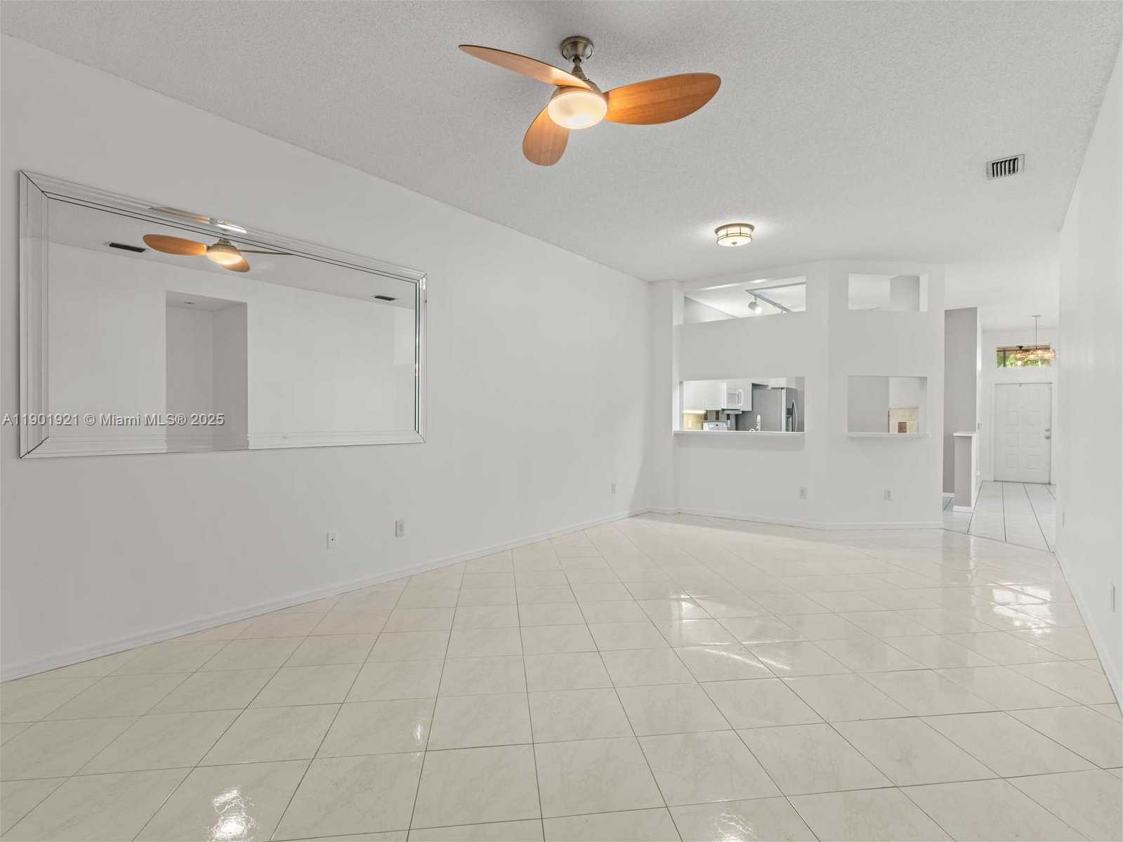Small Image of 10168 LOMBARDY DR, Tamarac Number 3