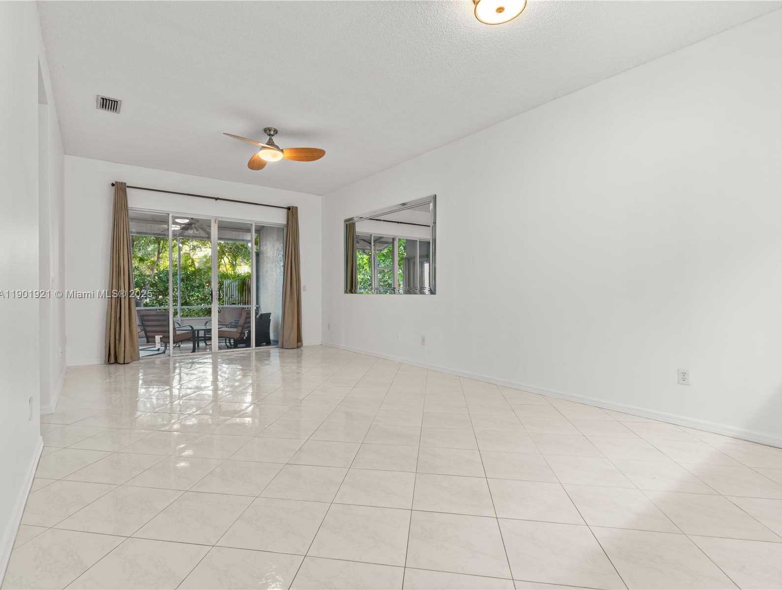 Small Image of 10168 LOMBARDY DR, Tamarac Number 5
