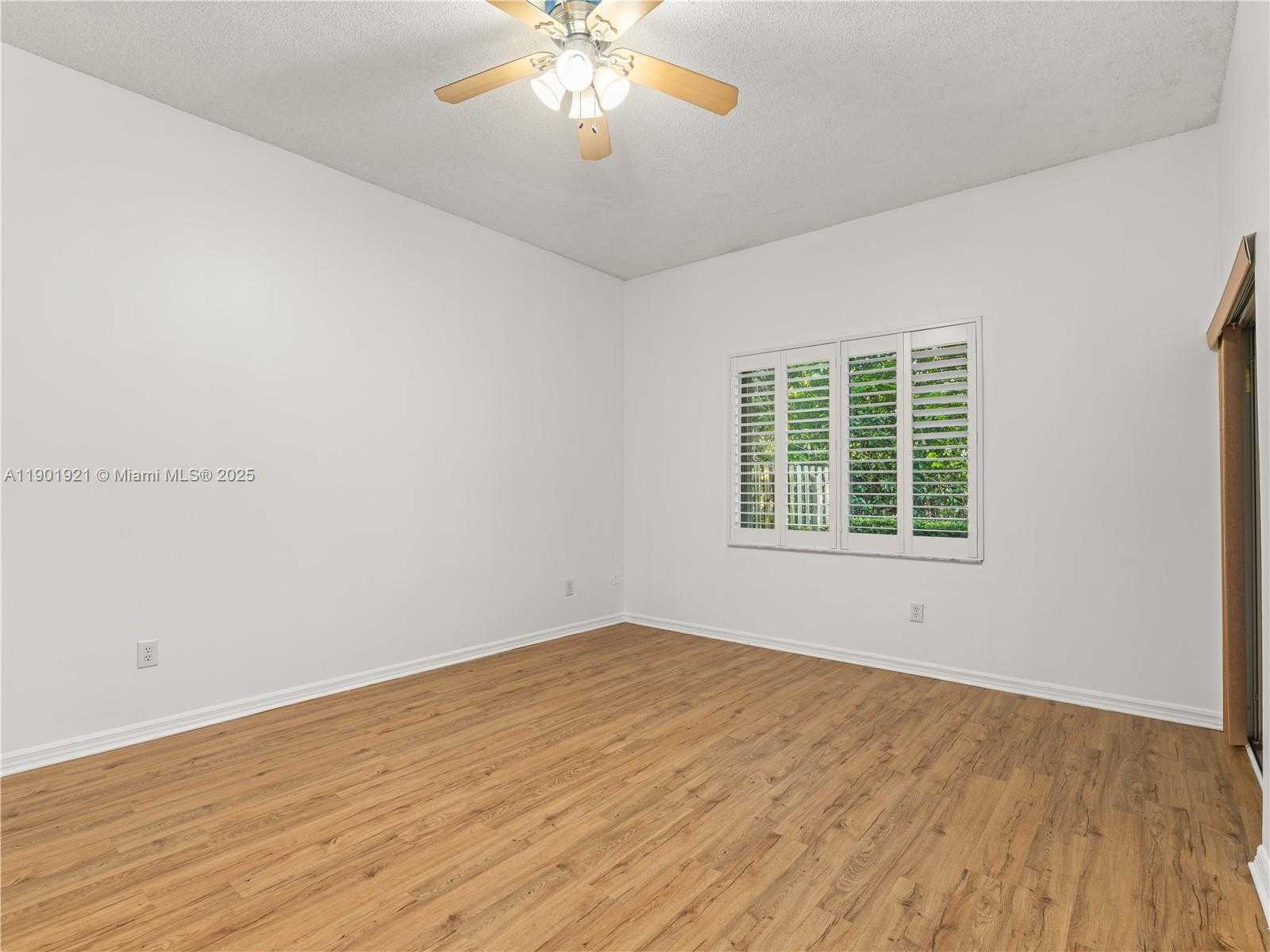 Small Image of 10168 LOMBARDY DR, Tamarac Number 8