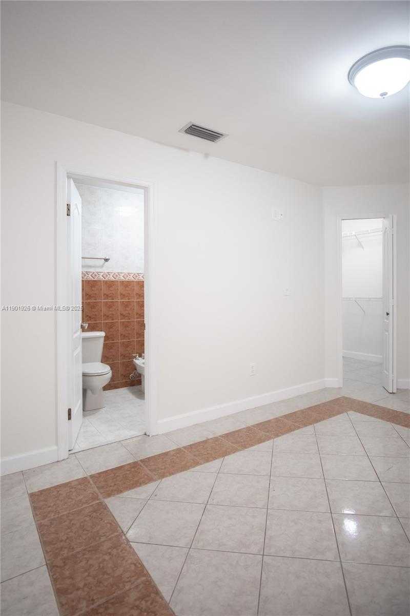 Small Image of 15002 SOUTH WEST 67TH LN, Miami Number 18