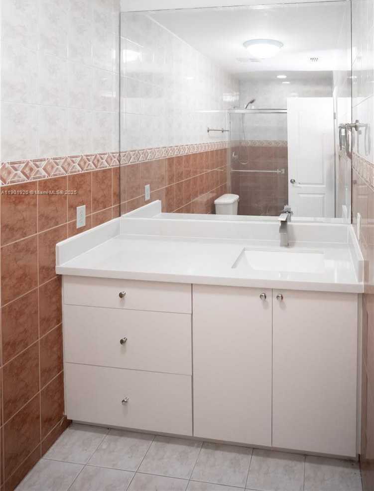 Small Image of 15002 SOUTH WEST 67TH LN, Miami Number 19
