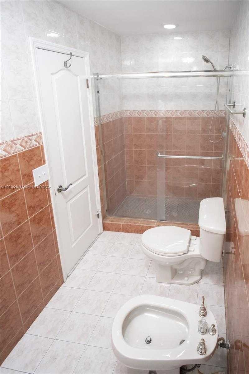 Small Image of 15002 SOUTH WEST 67TH LN, Miami Number 20