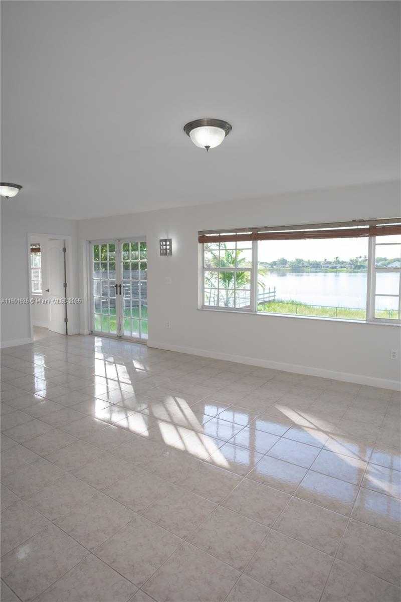 Small Image of 15002 SOUTH WEST 67TH LN, Miami Number 22