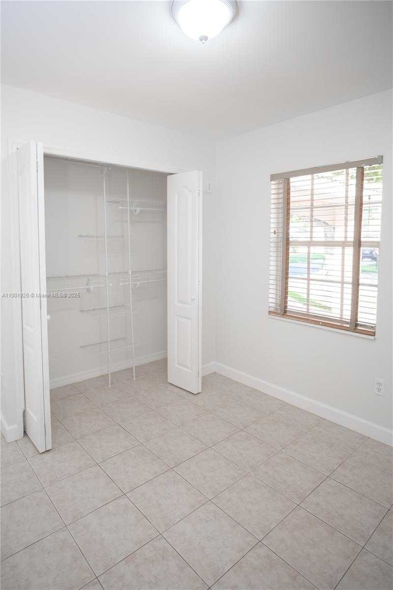 Small Image of 15002 SOUTH WEST 67TH LN, Miami Number 25