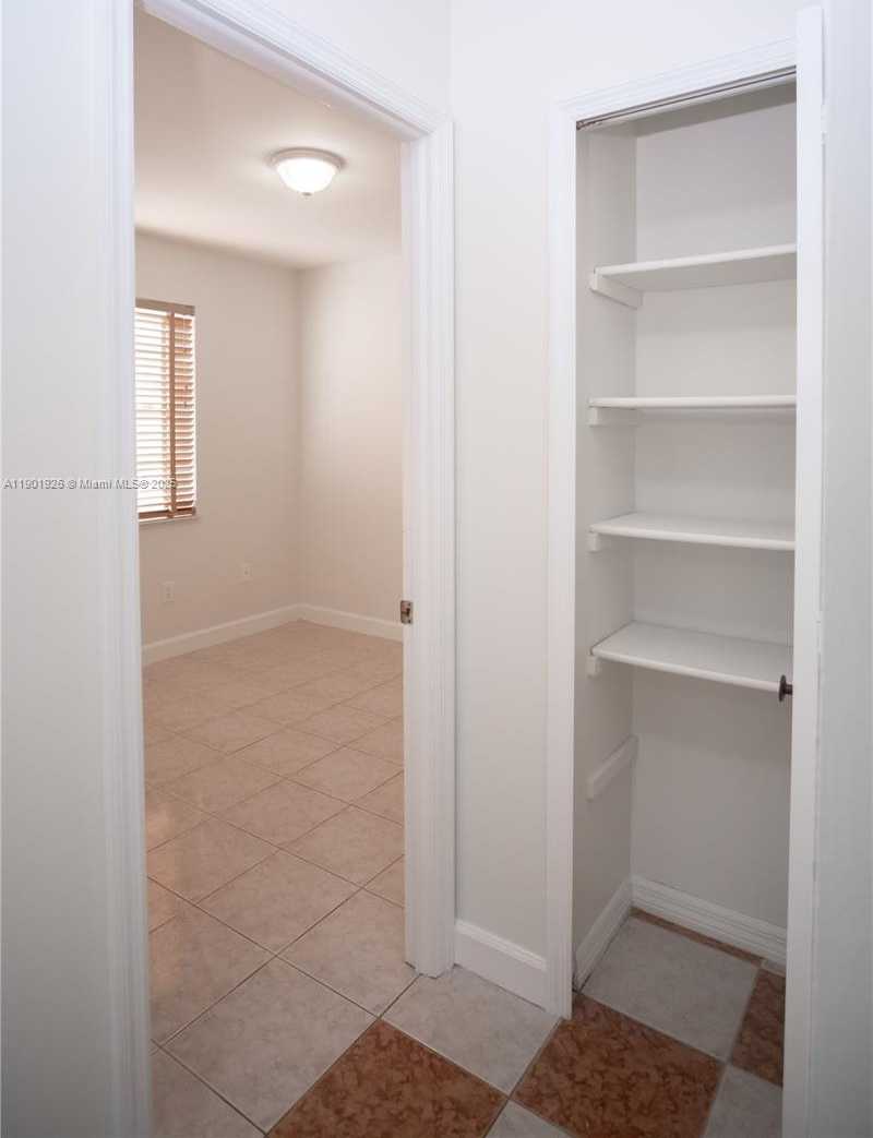 Small Image of 15002 SOUTH WEST 67TH LN, Miami Number 29