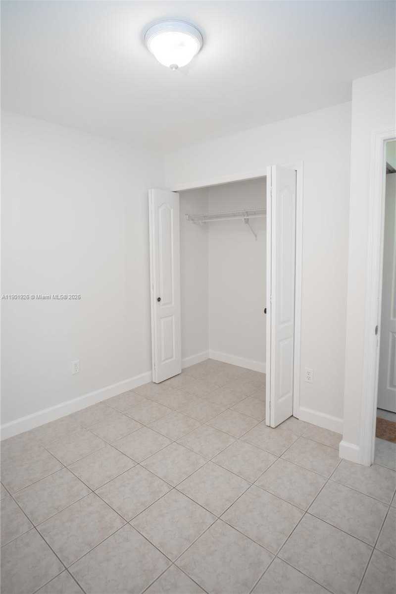 Small Image of 15002 SOUTH WEST 67TH LN, Miami Number 30