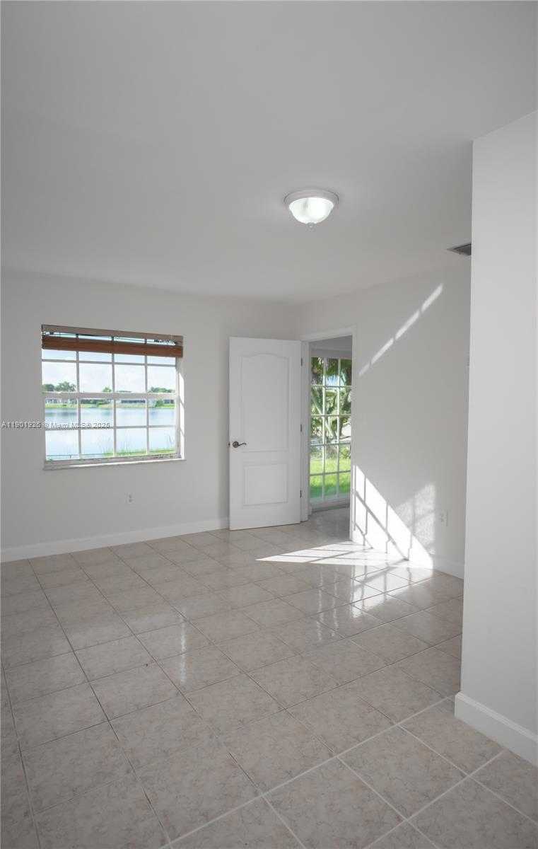 Small Image of 15002 SOUTH WEST 67TH LN, Miami Number 31