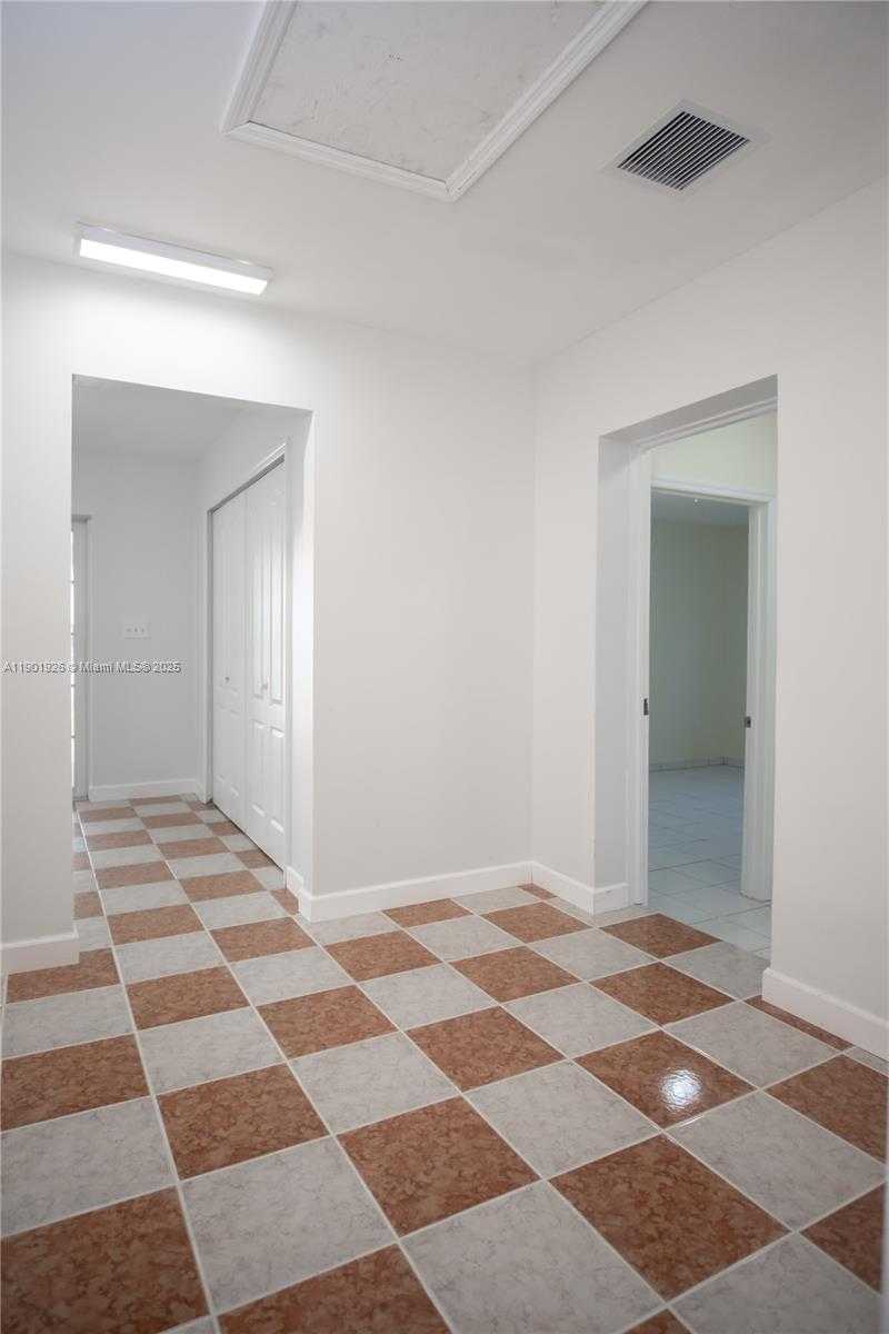 Small Image of 15002 SOUTH WEST 67TH LN, Miami Number 33