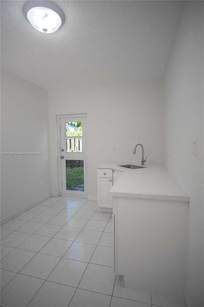 Small Image of 15002 SOUTH WEST 67TH LN, Miami Number 36