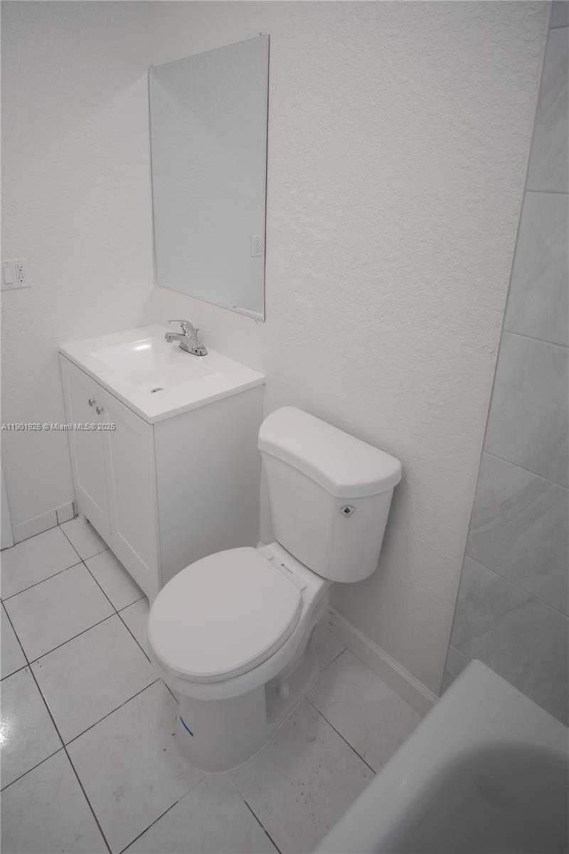 Small Image of 15002 SOUTH WEST 67TH LN, Miami Number 39