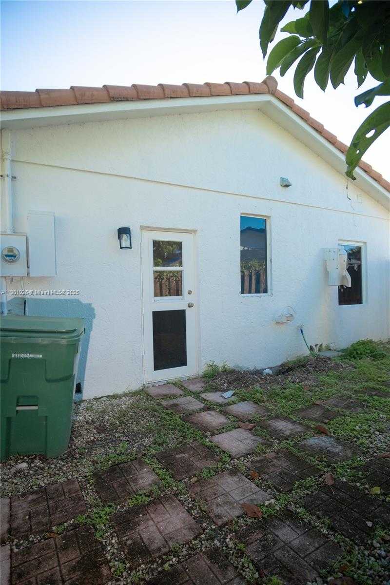 Small Image of 15002 SOUTH WEST 67TH LN, Miami Number 44