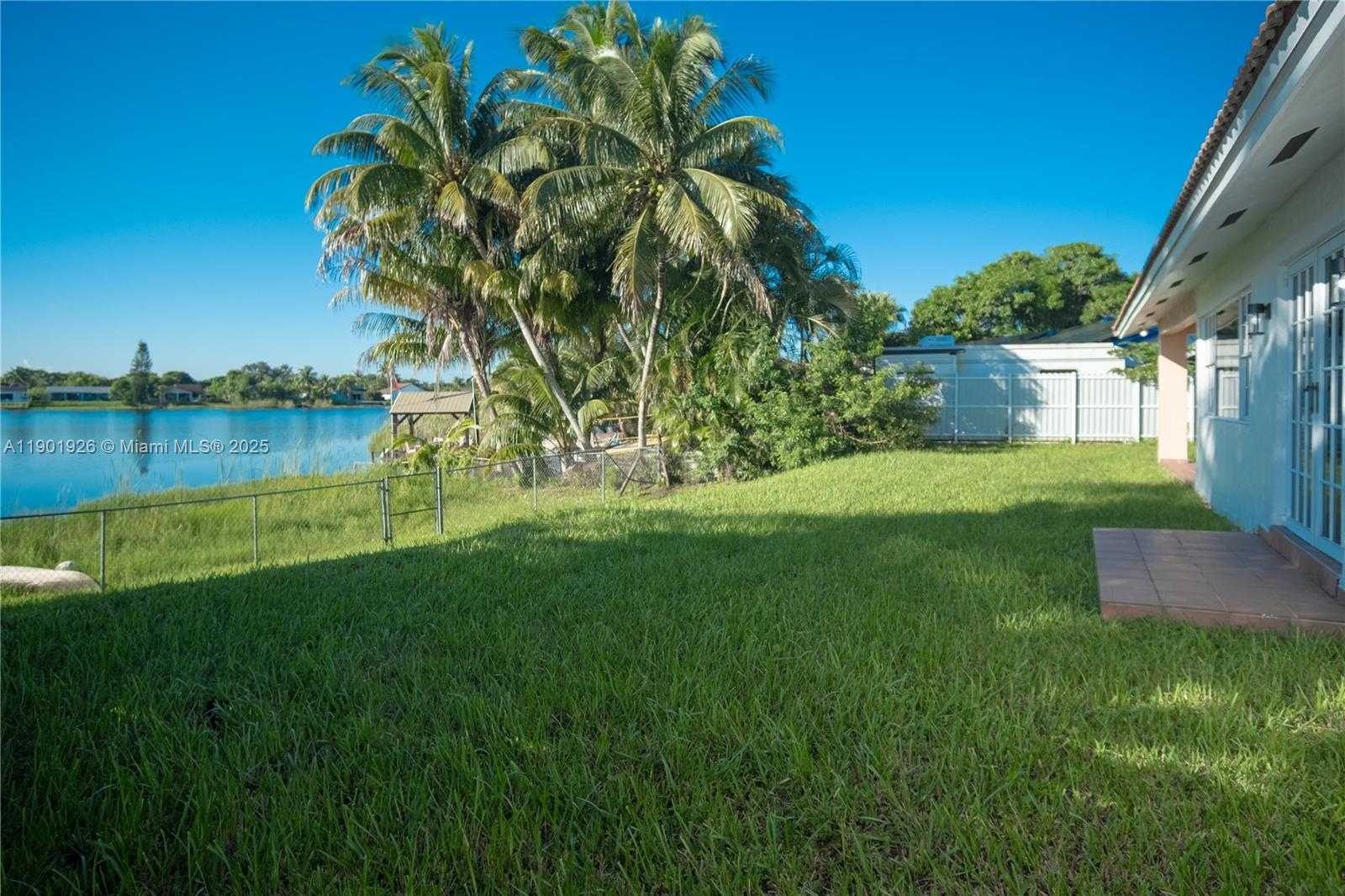 Small Image of 15002 SOUTH WEST 67TH LN, Miami Number 49
