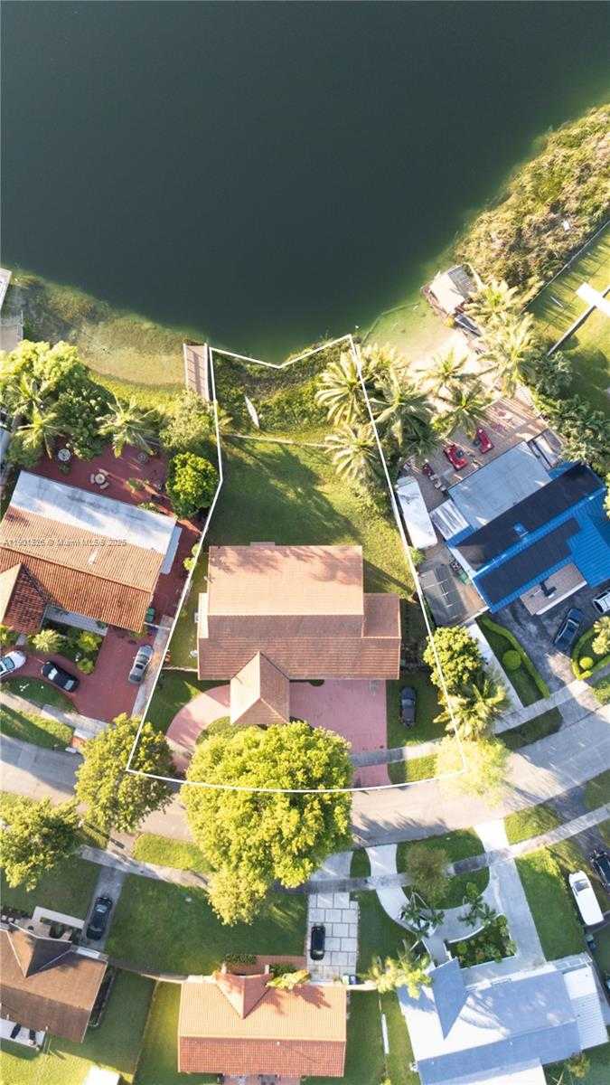 Small Image of 15002 SOUTH WEST 67TH LN, Miami Number 55