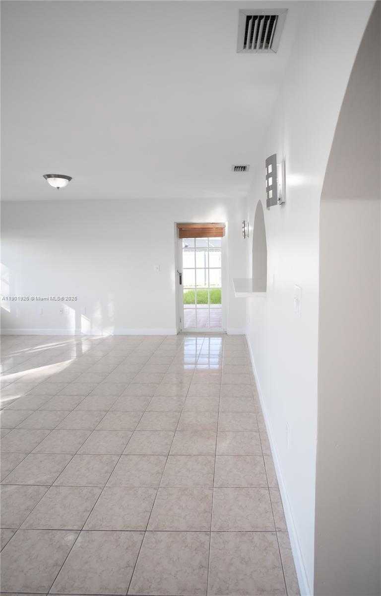 Small Image of 15002 SOUTH WEST 67TH LN, Miami Number 56
