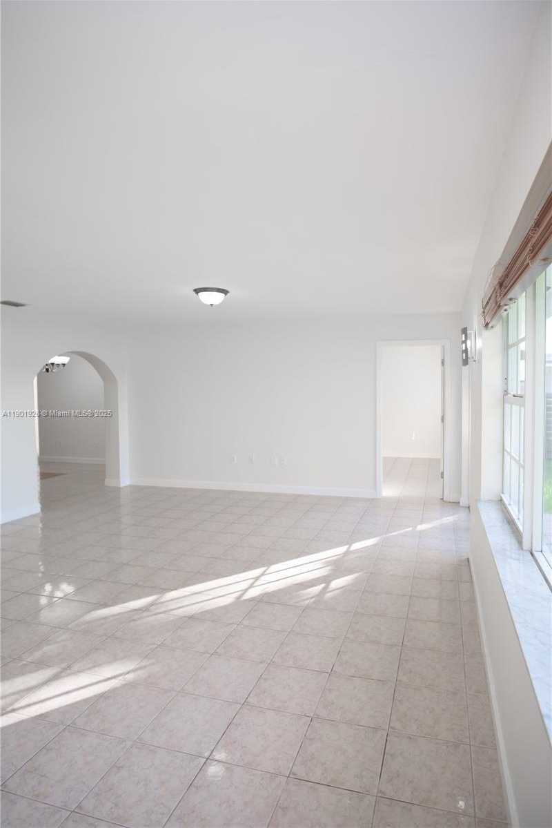 Small Image of 15002 SOUTH WEST 67TH LN, Miami Number 57