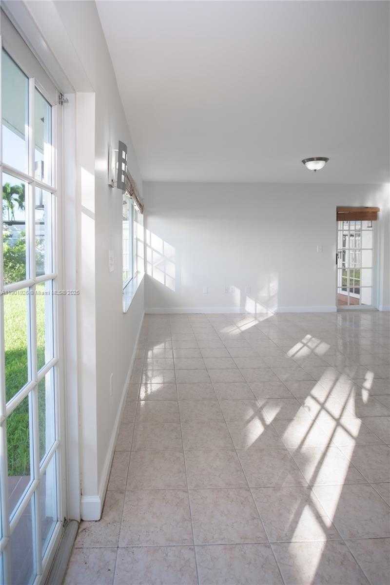 Small Image of 15002 SOUTH WEST 67TH LN, Miami Number 60