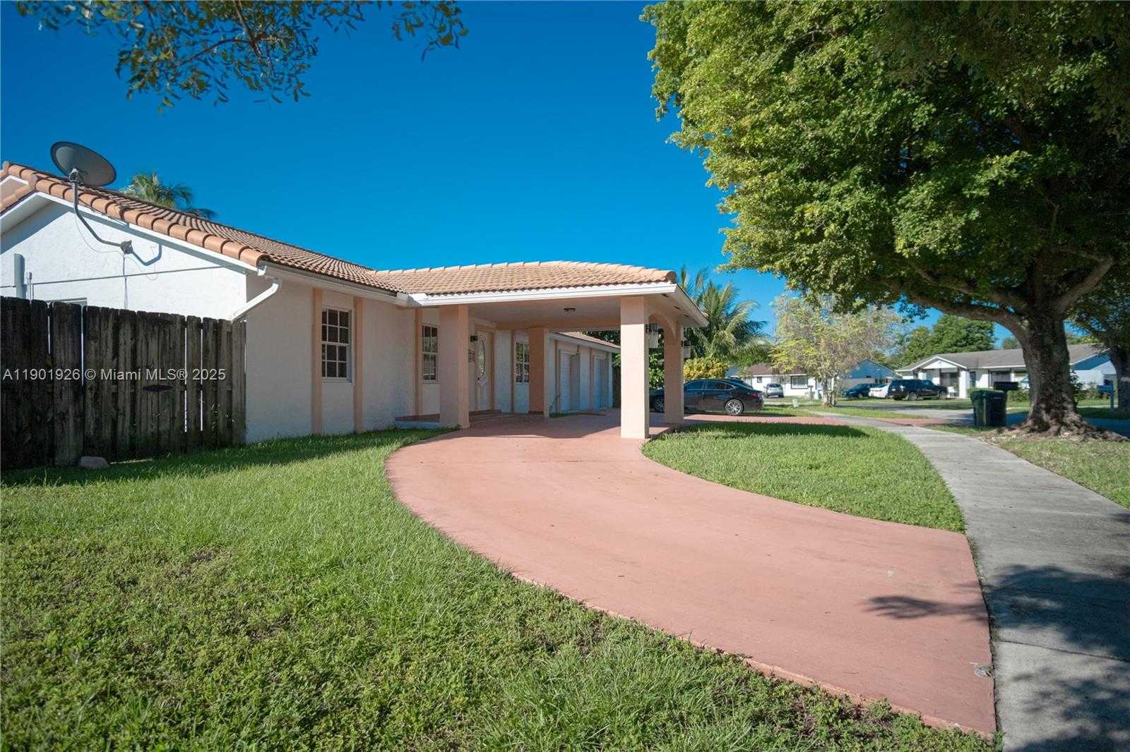Small Image of 15002 SOUTH WEST 67TH LN, Miami Number 64