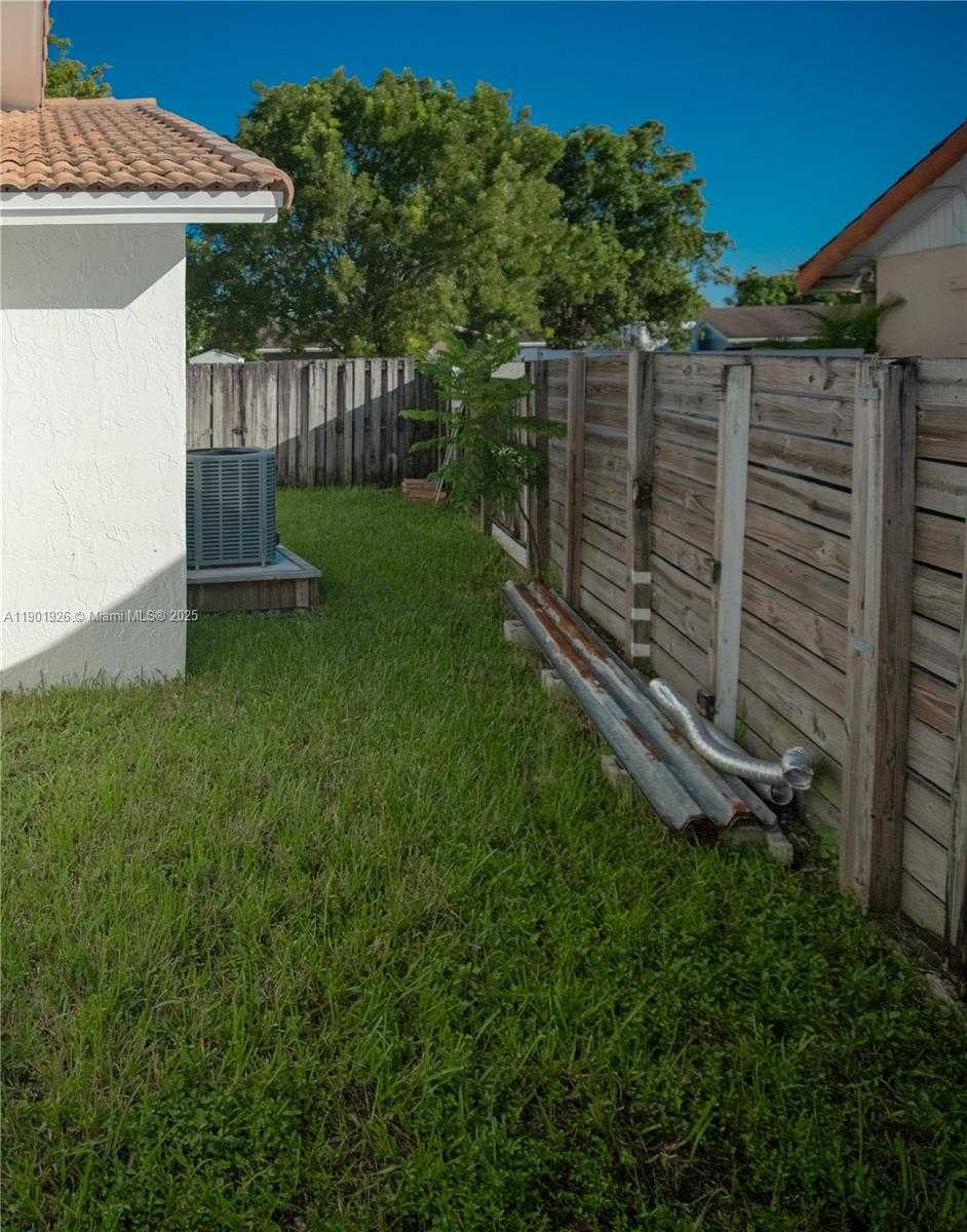 Small Image of 15002 SOUTH WEST 67TH LN, Miami Number 69